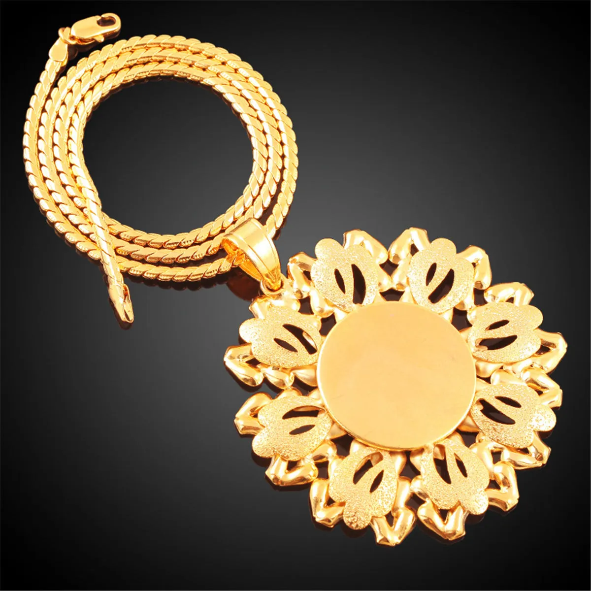 18K Gold-Plated Hollow Flower Pendant Necklace
