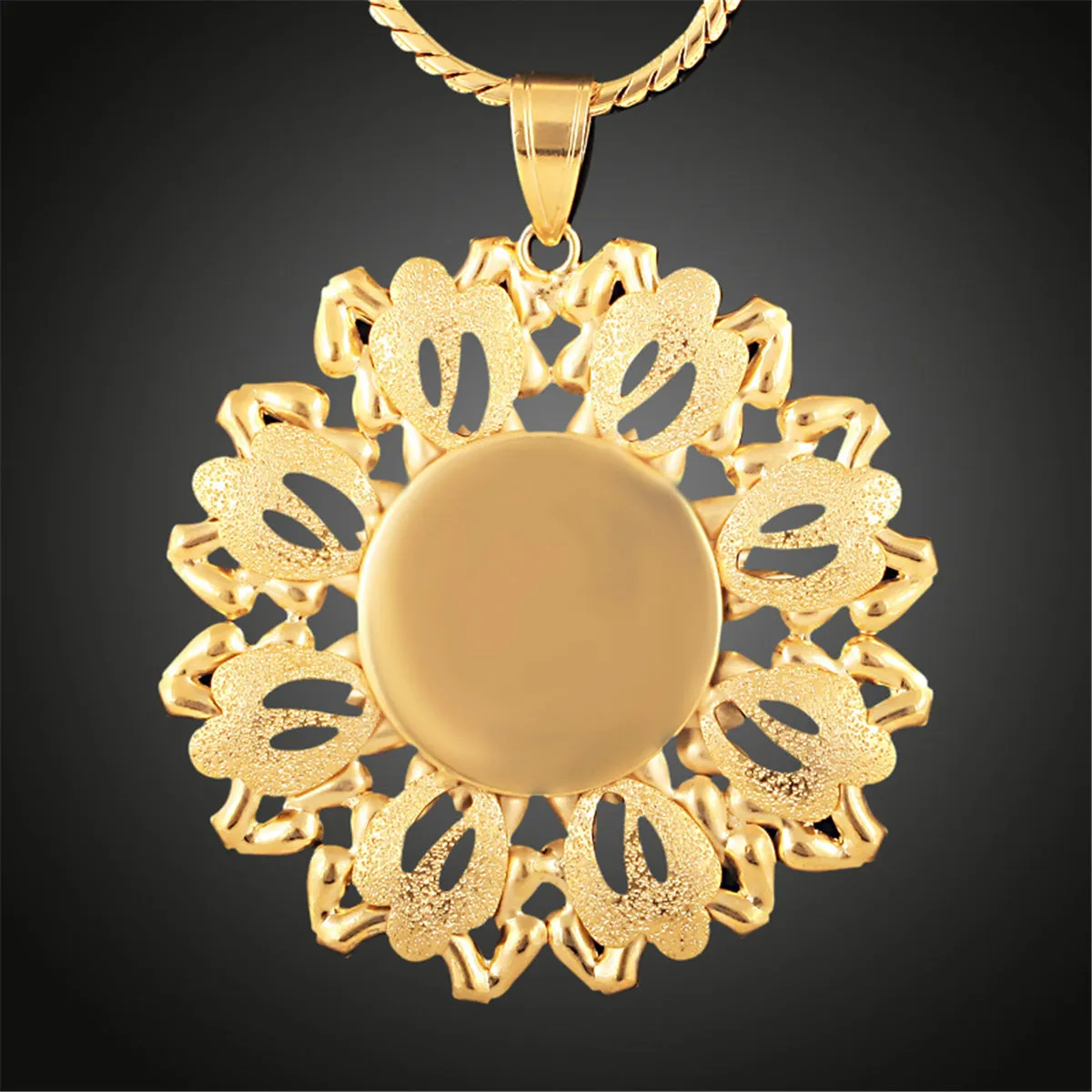 18K Gold-Plated Hollow Flower Pendant Necklace