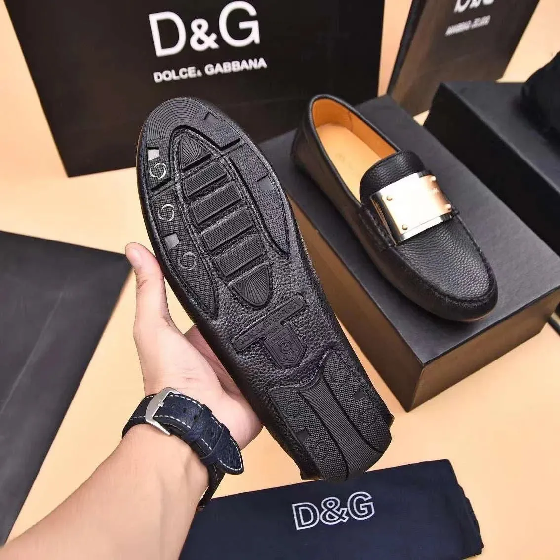 DOLCE & GABBANA || Black Leather Loafer With Metal Logo