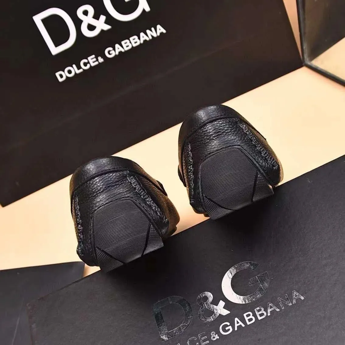 DOLCE & GABBANA || Black Leather Loafer With Metal Logo