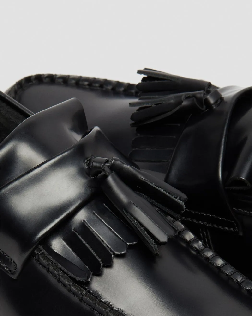 Dr. Martens Adrian Black Polished Smooth 14573001