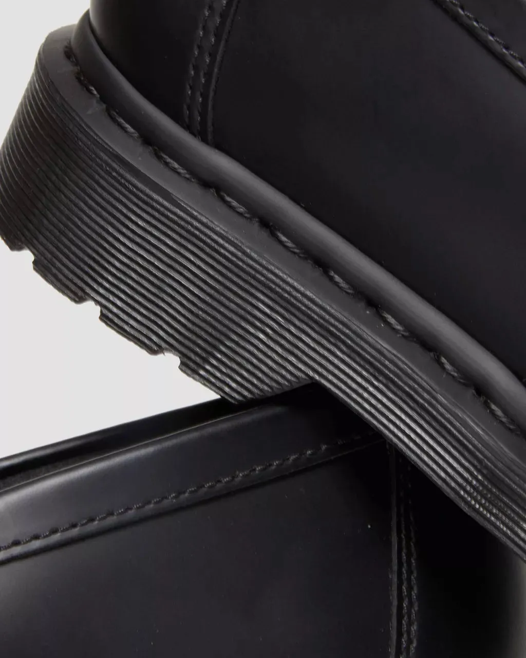 Dr. Martens Adrian Mono Black Smooth 30637001