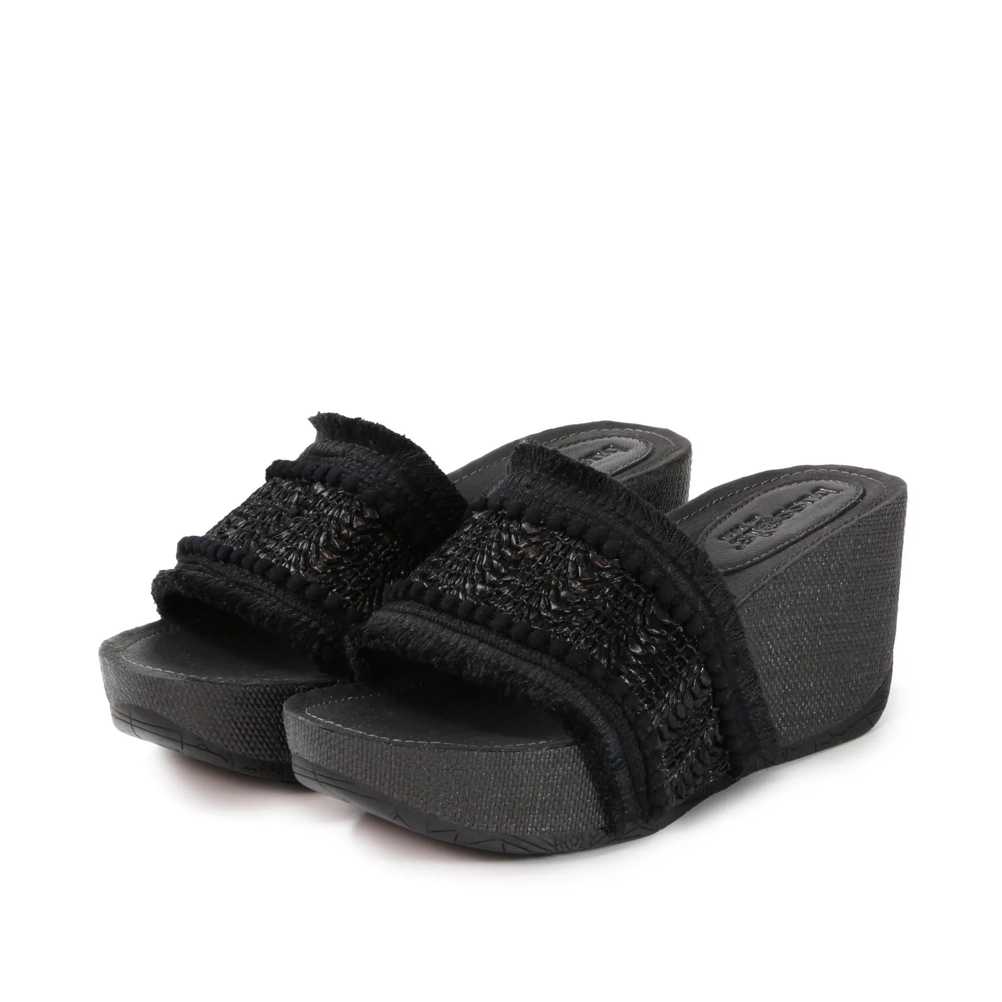 Formentera Embroidery Wedge Slide Sandals (Nero)