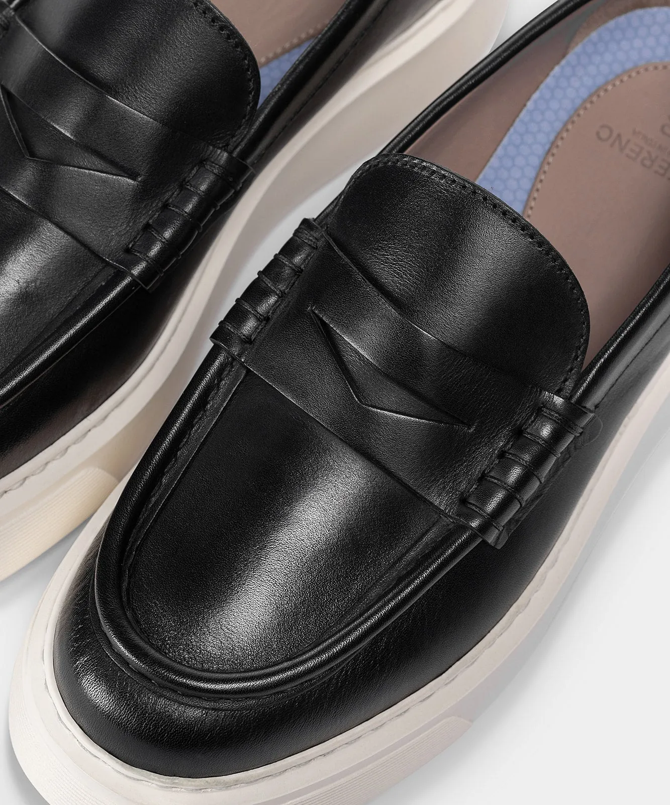 Loafer Black Leather (W)