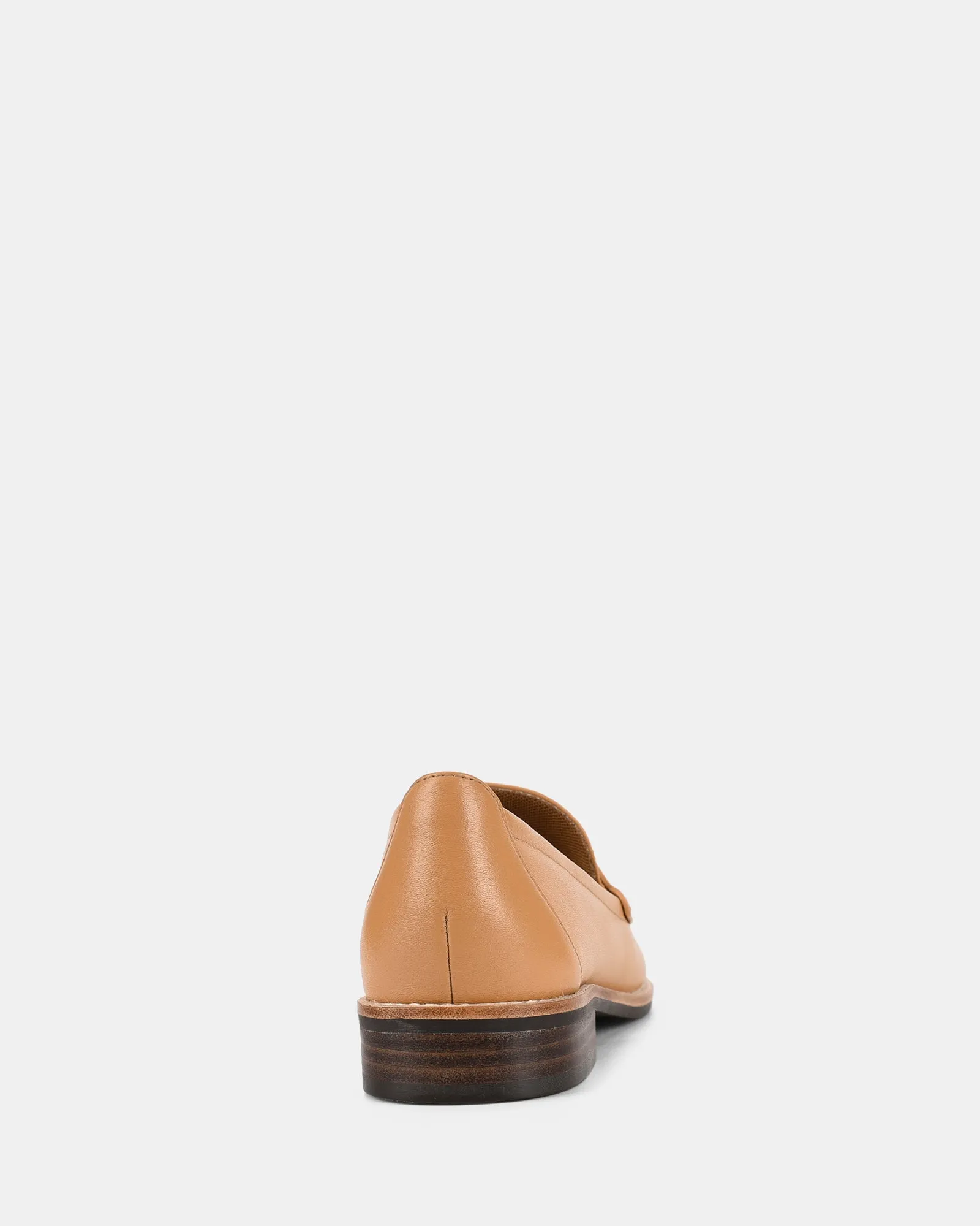 Lucia Camel