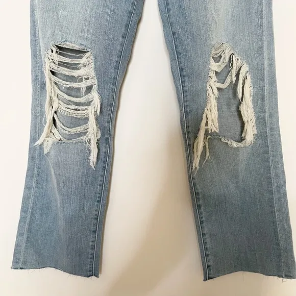 NWT L'AGENCE Straight Leg Relaxed Fit Distressed Jeans Light Wash Size 25