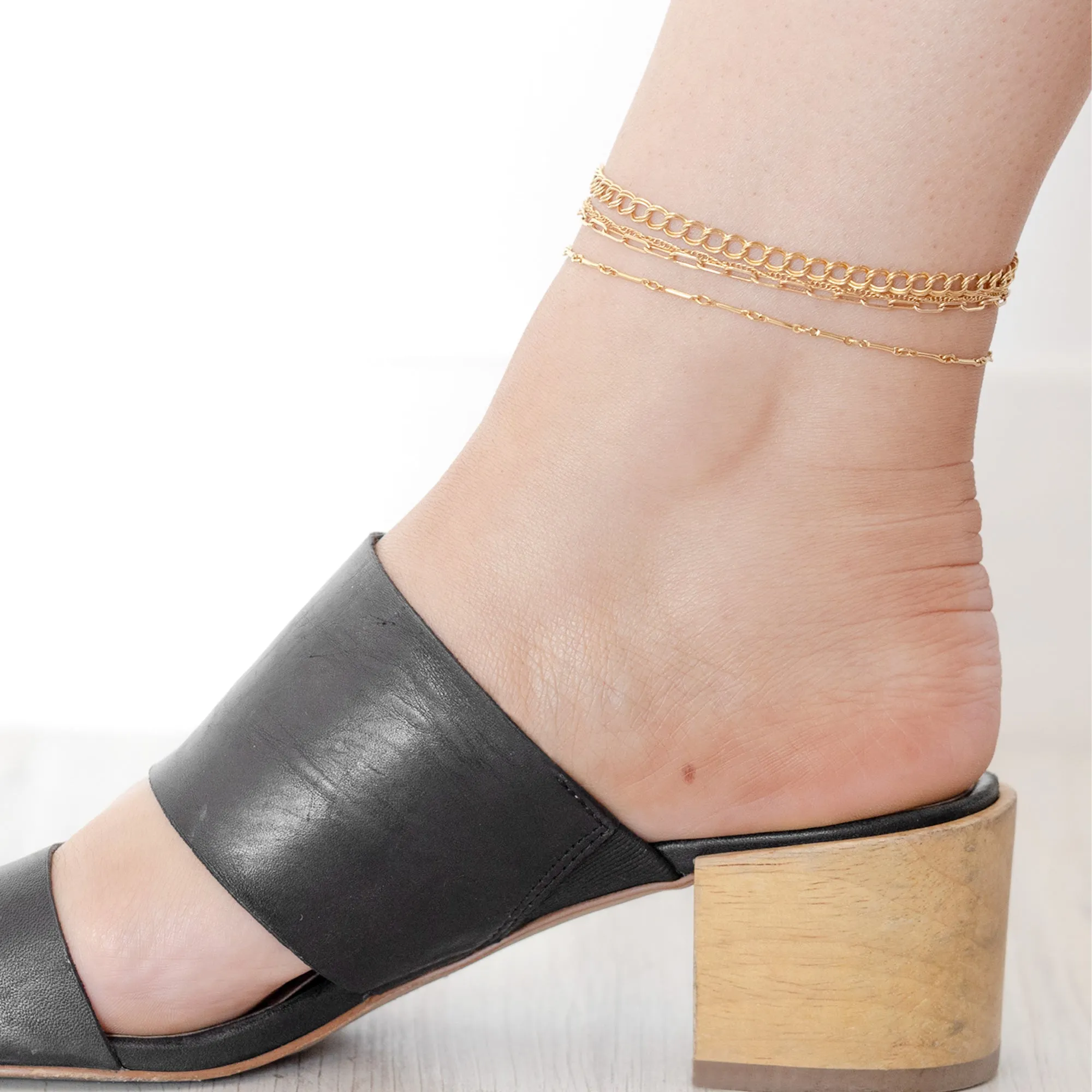 The Bold Curb Chain Anklet | Yellow Gold Filled