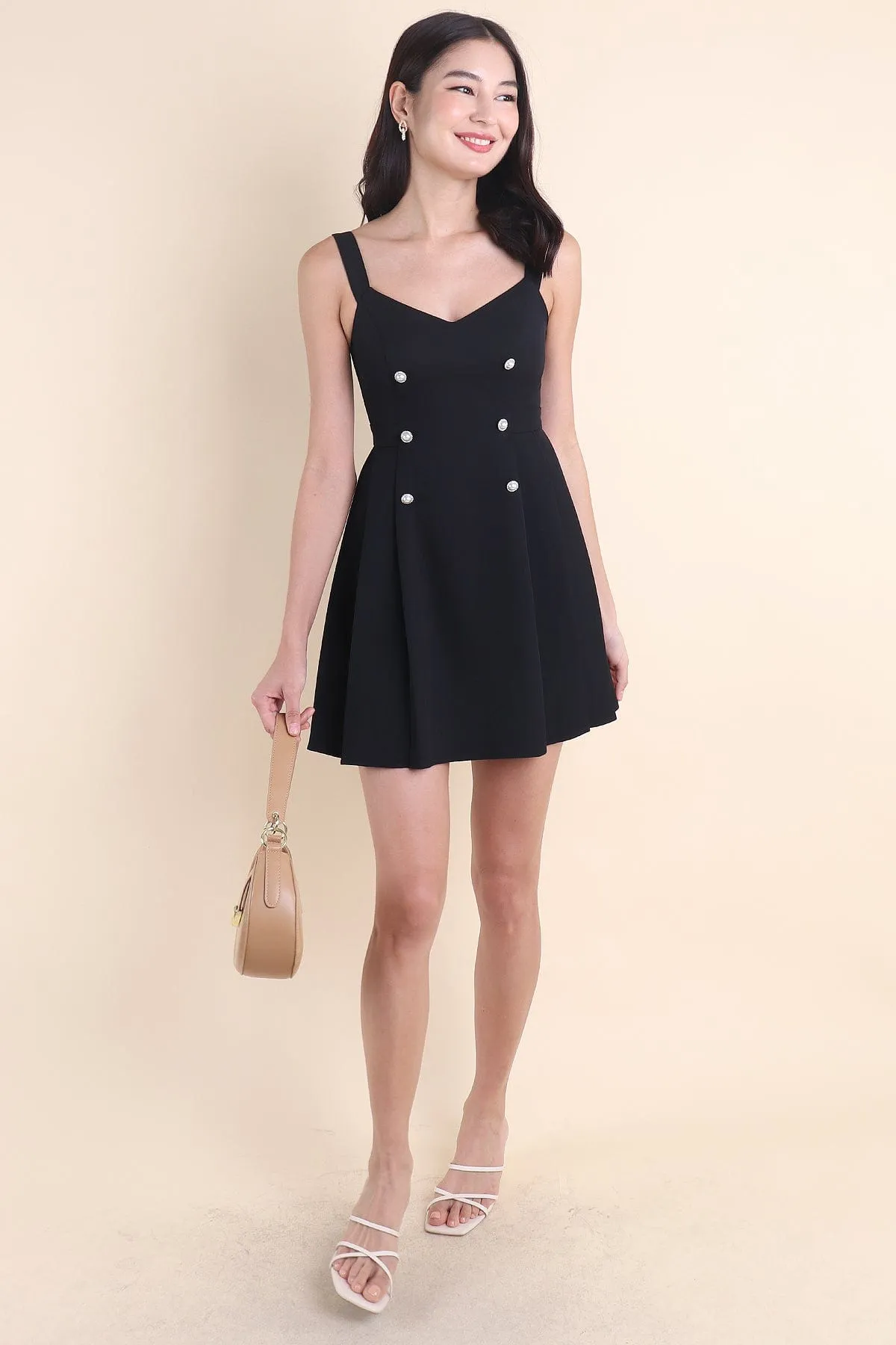 WINDSOR PLEATED DRESS IN BLACK